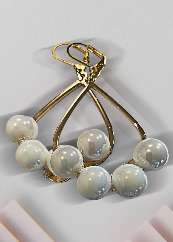 aretes-en-perla-blanca-y-bano-de-oro Aretes en perla blanca y baño de oro