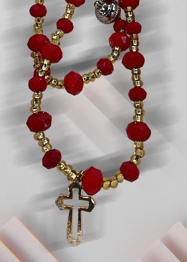 collar-en-piedra-roja-en-cristal-y-dije-en-dorado Collar en piedra roja, cristal y dije en dorado