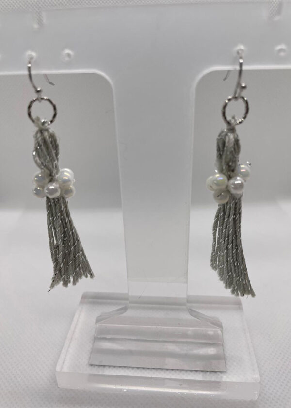 Aretes en hilo silver y perla