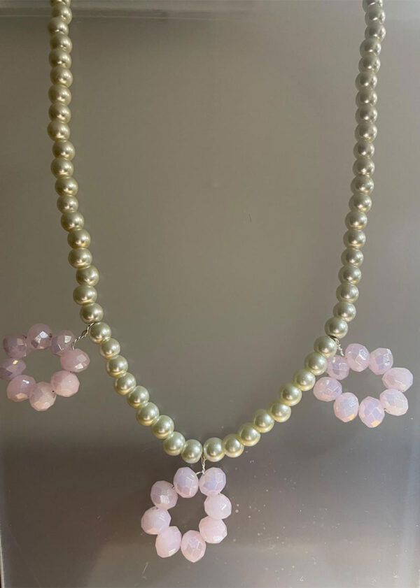 Collar en perla y piedra rosa