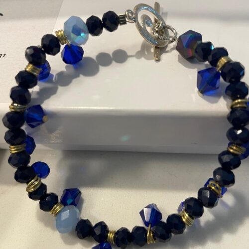Pulsera en piedra negra y morada