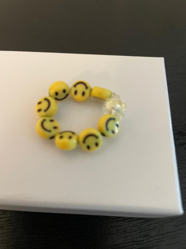 Anillo amarillo de niña